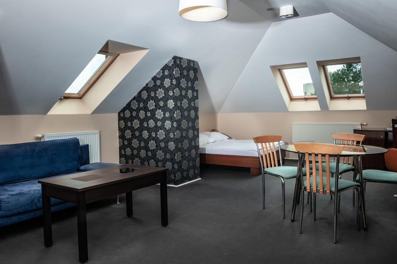 Prima Aparthotel Pulawy Bagian luar foto